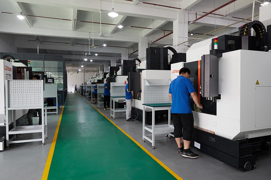 3 axis,4 axis, and 5 axis CNC Machining workshop of Custom Turned Parts 